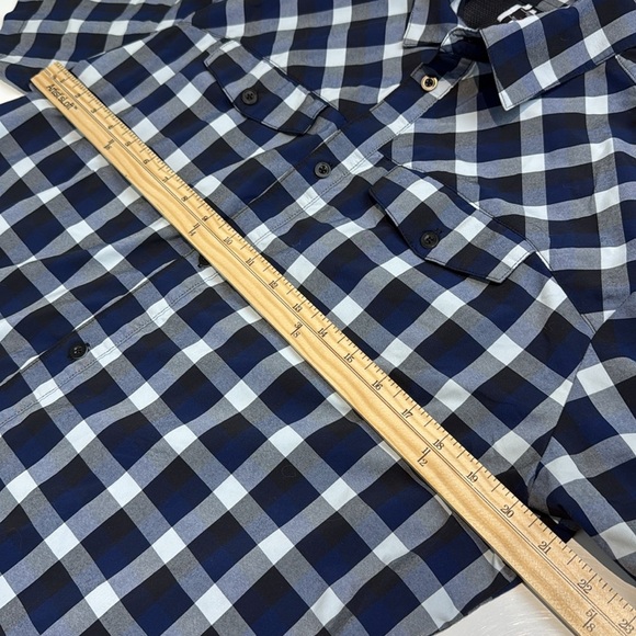 Helly Hansen Blue and White Casual Button Down Shirt Size Large - Picture 4 of 6